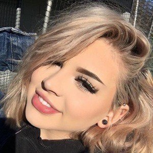 Halle Kirk, 25 (Instagram Star)