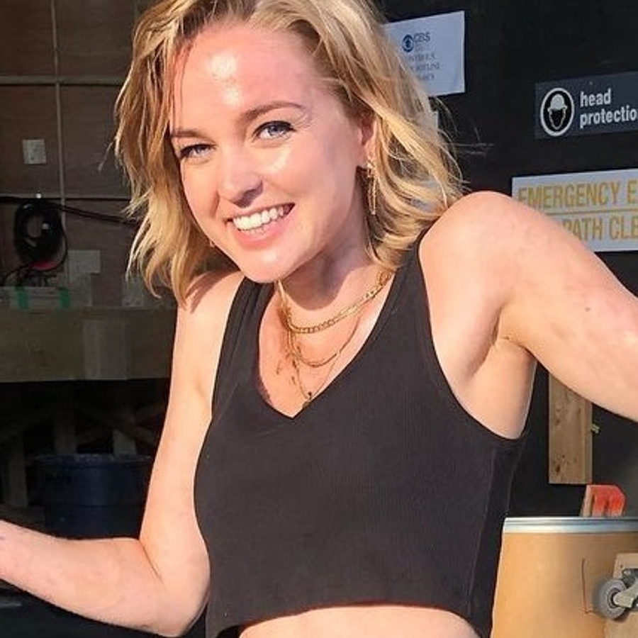 Hallea Jones, 28 (電視女演員)