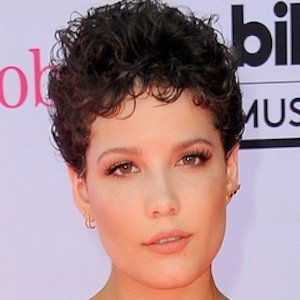 Halsey, 31 (Cantante pop)