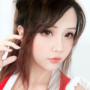 Hana Dinh, 34 (Instagram Star)