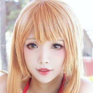 Hana Dinh, 34 (Instagram Star)