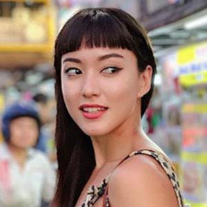 Hanli Hoefer, 33 (TV Show Host)