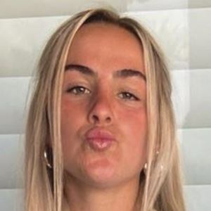 Hanna Cavinder, 24 (Basketball Player)