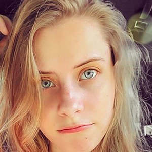Hannah Bryan image 2