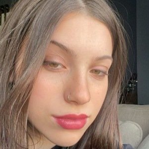 Hannah Field image 8