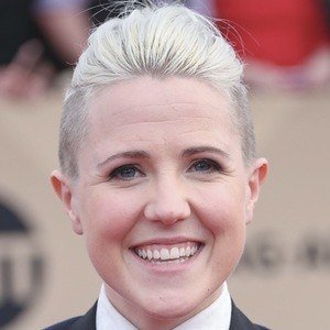 Hannah Hart, 38 (YouTube明星)