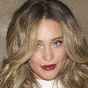 Hannah Jeter image 3