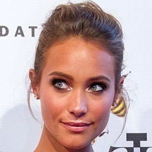 Hannah Jeter image 6