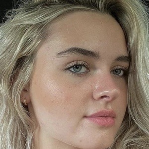 Hannah Mcnelly, 22 (TikTok Star)