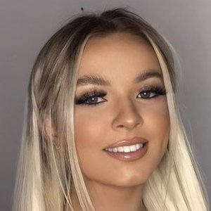 Hannah Michie, 22 (TikTok Star)
