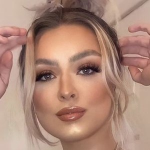 Hannah Michie, 22 (TikTok Star)
