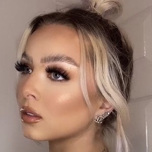 Hannah Michie, 22 (TikTok Star)