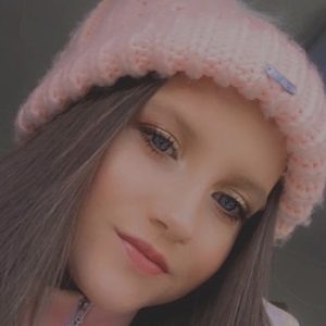 Hannah Milton, 22 (TikTok明星)