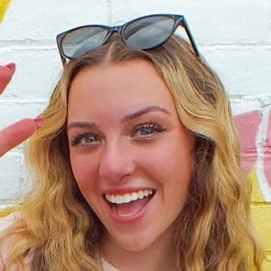 Hannah Mullen, 22 (TikTok Star)