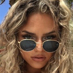 Hannah Sanders, 27 (Instagram明星)