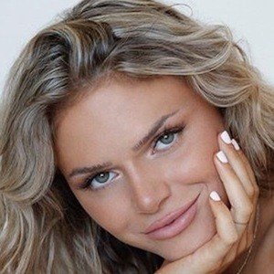 Hannah Sanders, 27 (Instagram明星)