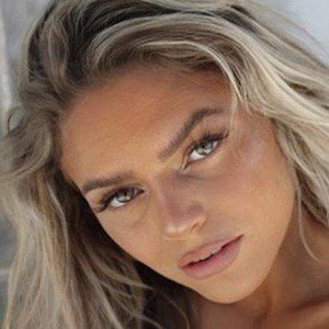 Hannah Sanders, 27 (Instagram Star)