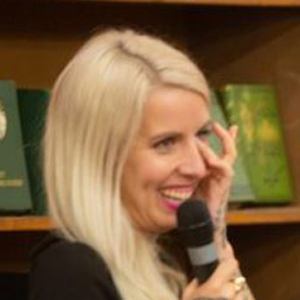 Hannah Shaw, 38 (Instagram Star)