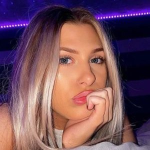 Hannah Simpson image 4
