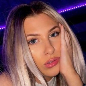 Hannah Simpson image 5