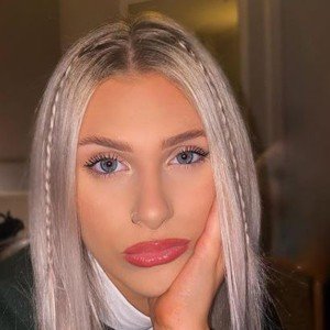 Hannah Simpson image 8