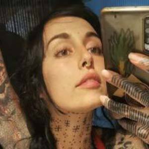 Hannah Snowdon, 32 (纹身艺术家)