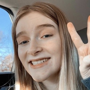 Hannah Strumner, 23 (Country Singer)