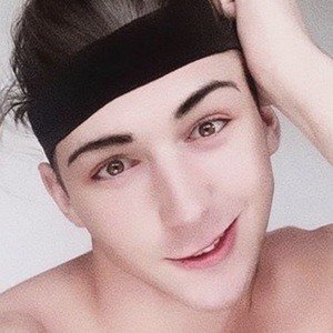 Har_fie, 26 (TikTok Star)