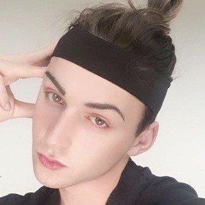 Har_fie, 26 (TikTok Star)