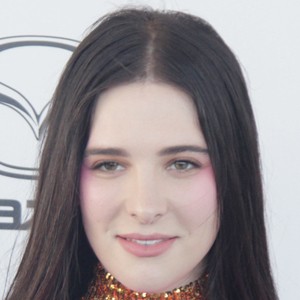 Hari Nef image 7