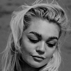 Harriotte Lane image 4