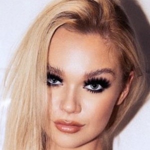 Harriotte Lane image 5