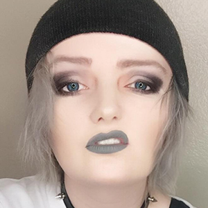 Heather Smith, 37 (角色扮演)