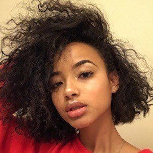 Hehleena Million, 26 (Star di YouTube)