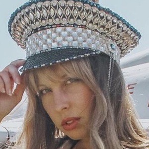 Heidi Nicolle image 3