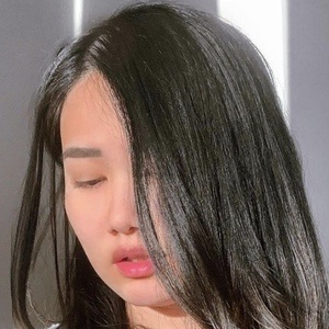 Helen Li, 27 (TikTok Star)