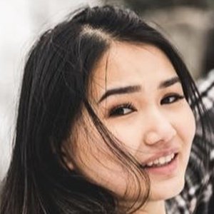 Helen Li, 27 (TikTok Star)