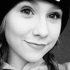 Helena Bruder, 23 (TikTok Star)