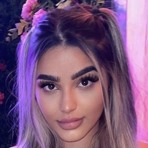 Helia Milani image 2