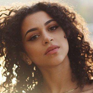 Hellcat, 25 (YouTube Star)