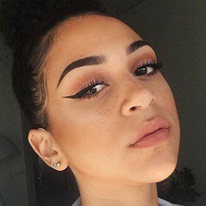 Hellcat, 25 (YouTube Star)