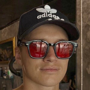 Henrik Borg, 29 (Reality Star)