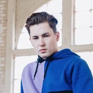 Henrik Gutt, 28 (Instagram Star)