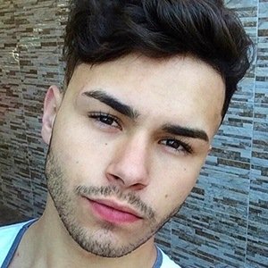 Henrique Nemes, 27 (YouTube Star)
