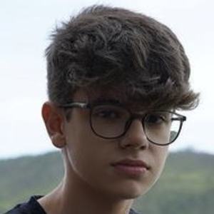 Henrique Tury, 18 (YouTube Star)