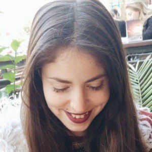 Henya Mania, 35 (YouTube Star)