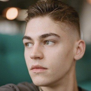 Hero Fiennes Tiffin, 27 (Filmschauspieler)