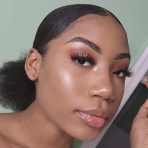 HeyItsDovanieee, 21 (YouTube Star)