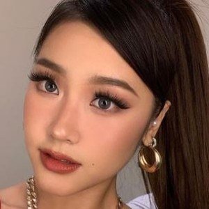 Heyoon Jeong, 29 (流行歌手)