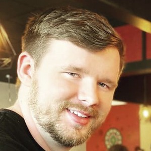 Holden Hardman, 32 (YouTube明星)